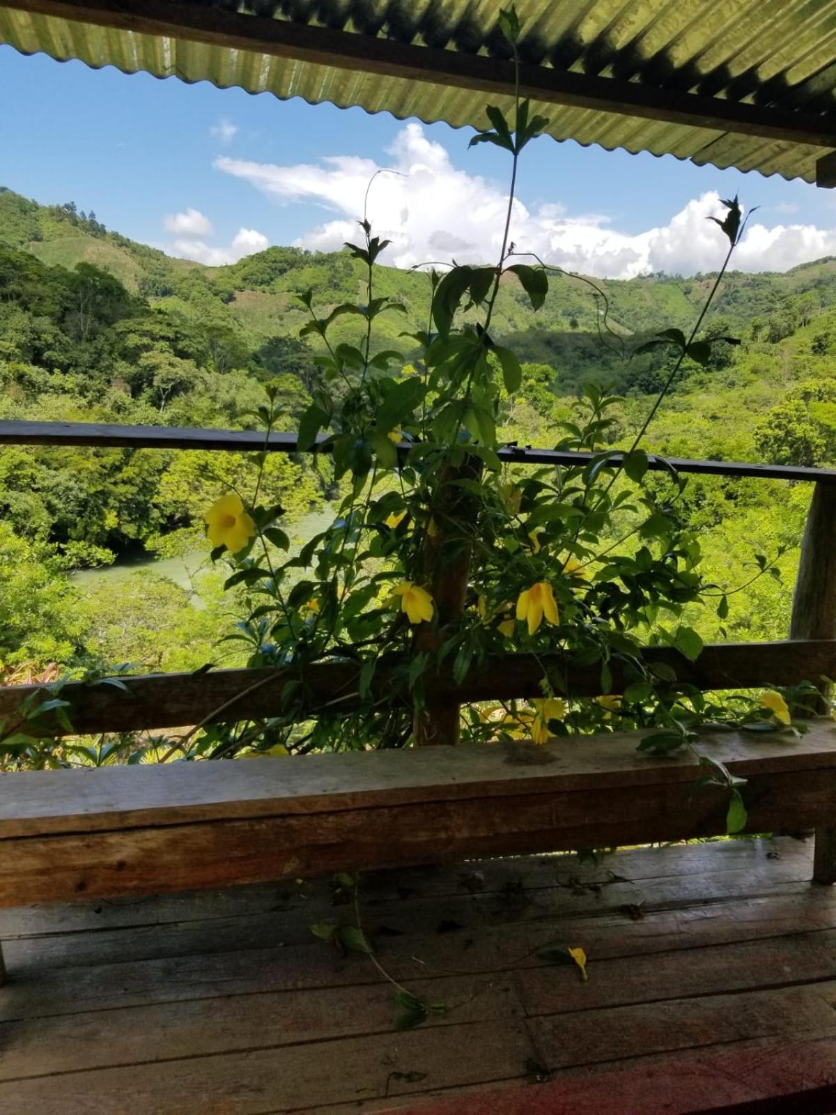 Ch'I Bocol Community Hostel Lanquín Buitenkant foto